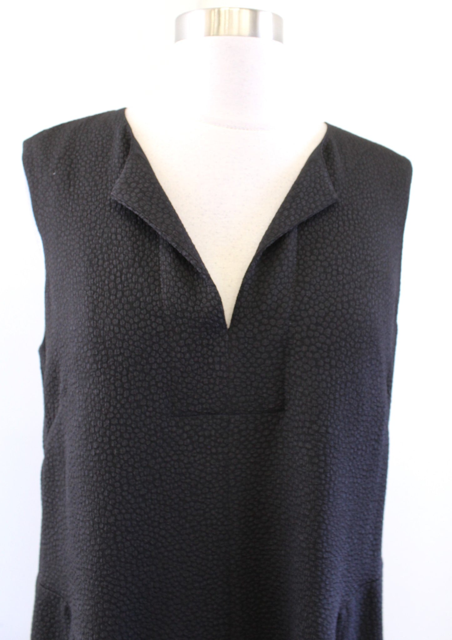 BCBG Max Azria Bette Black Textured Asymmetrical Hem Shift Dress Size S Crepe