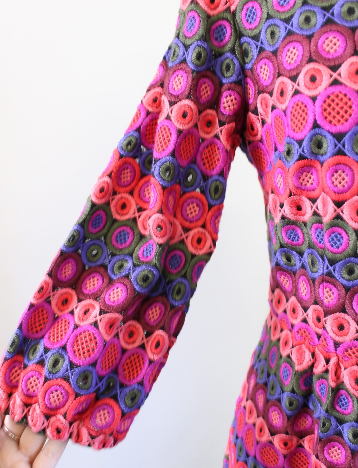 Trina Turk Pink Colorful Embroidered Crochet Look V Neck Sheath Dress Size 4