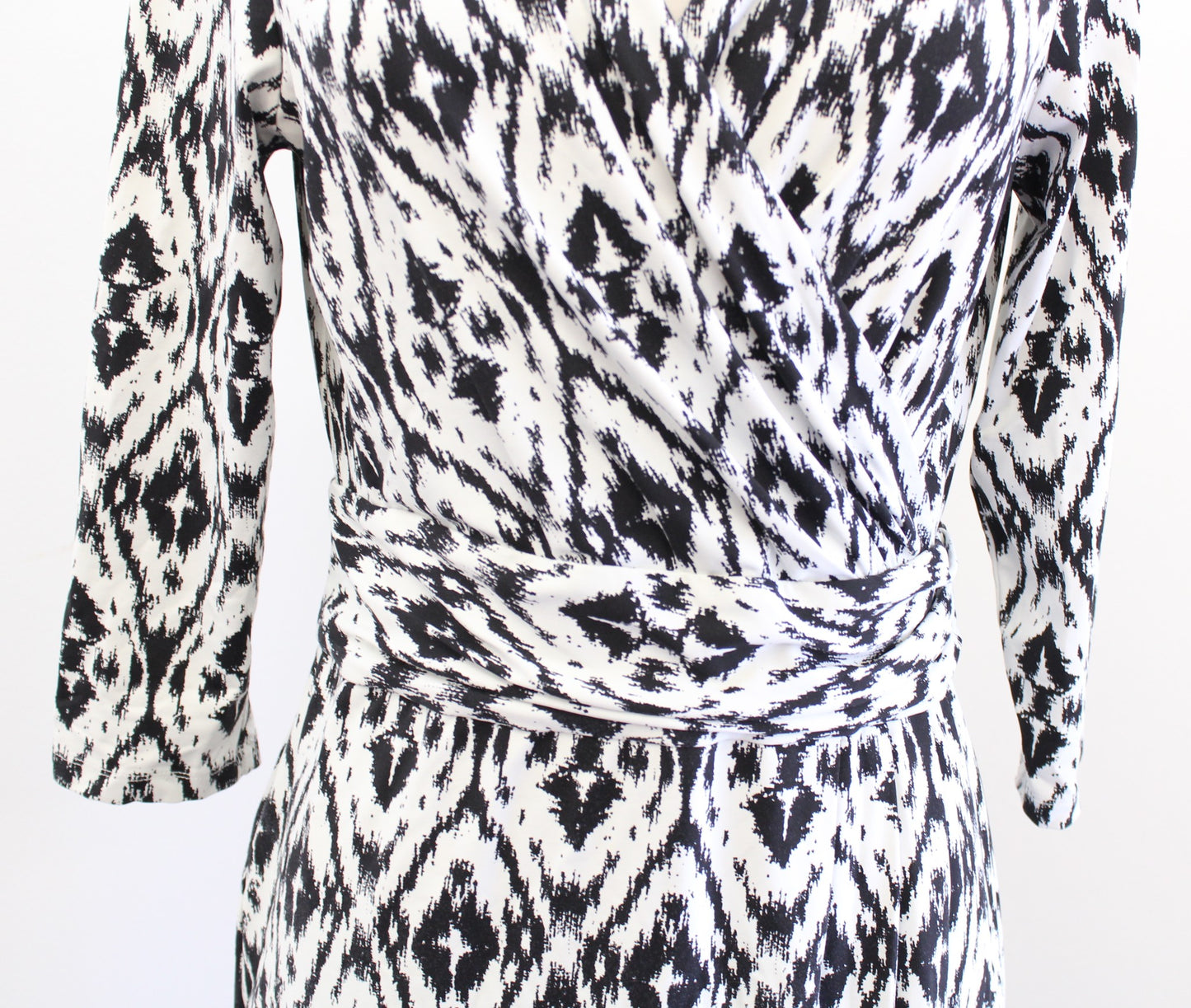 J McLaughlin Black Off White Geometric Ikat Catalina Cloth Faux Wrap Dress Sz M