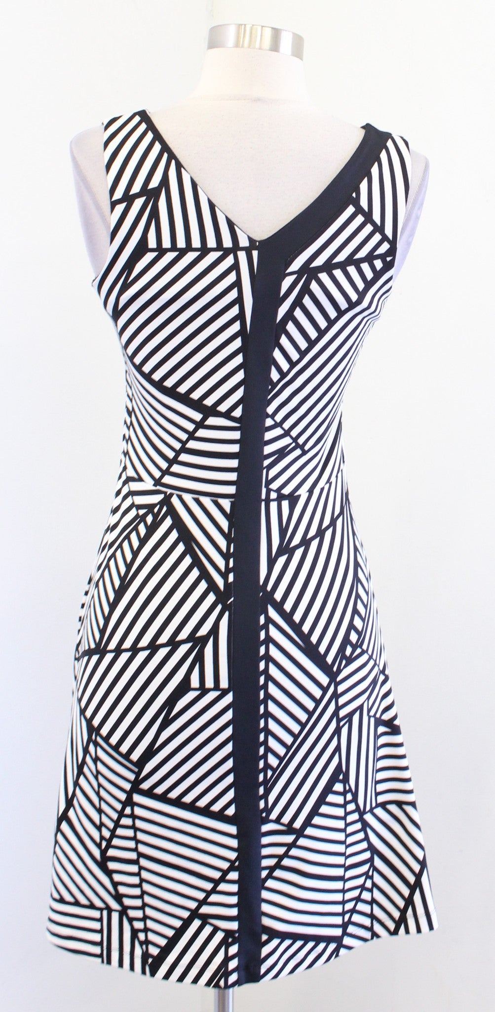 Title Nine Black White Geometric Stripe Hillary Dream Athletic Dress Size XS