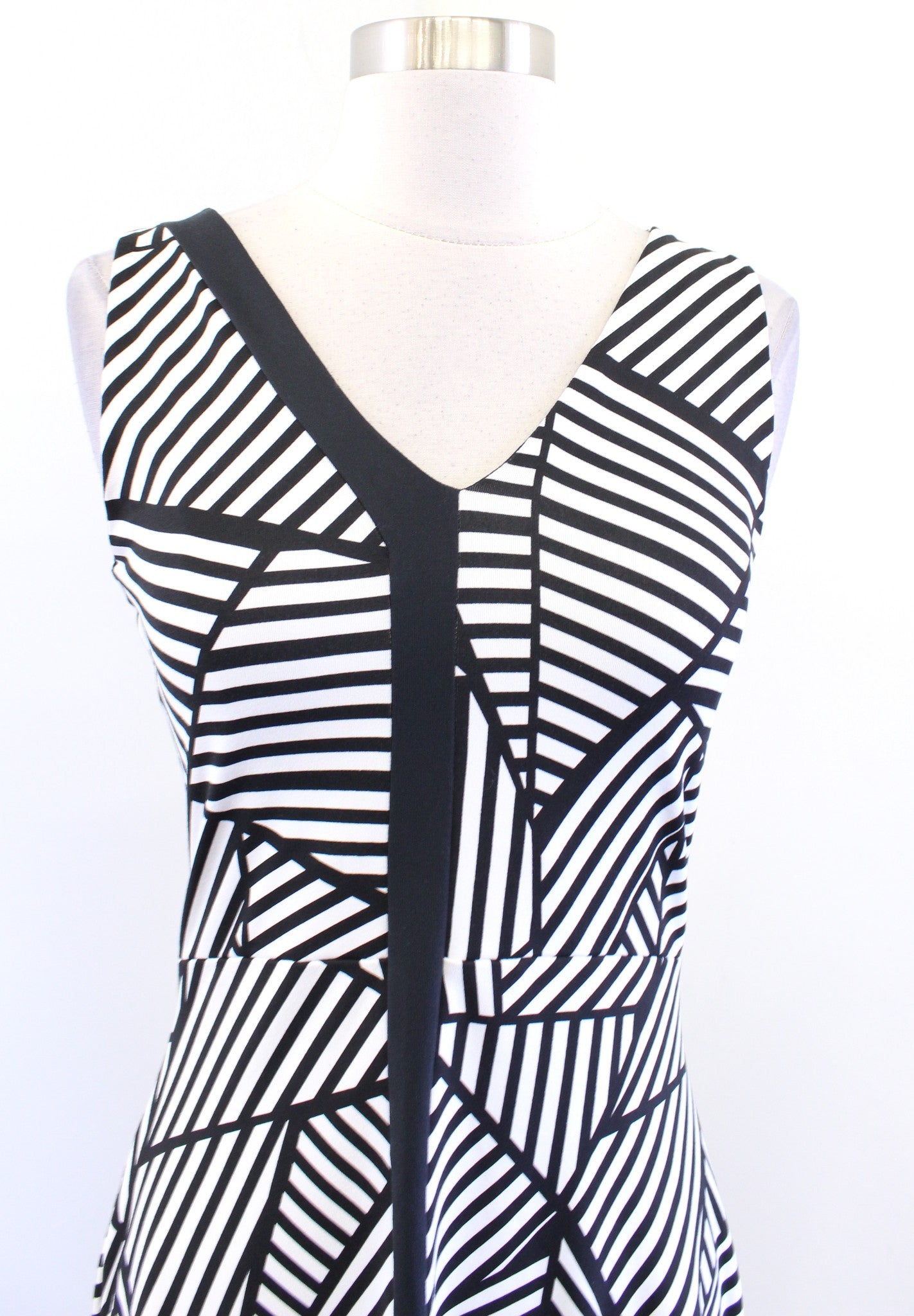 Title Nine Black White Geometric Stripe Hillary Dream Athletic Dress Size XS