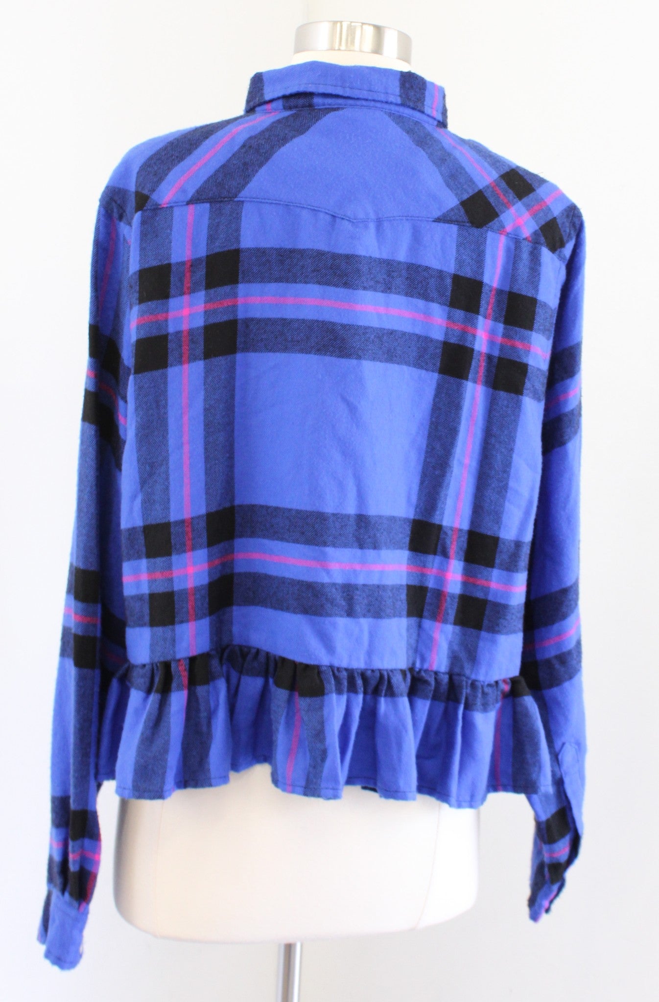 NWT BDG Urban Outfitters Blue Plaid Ruffle Trim Cropped Flannel Shirt Top Size M