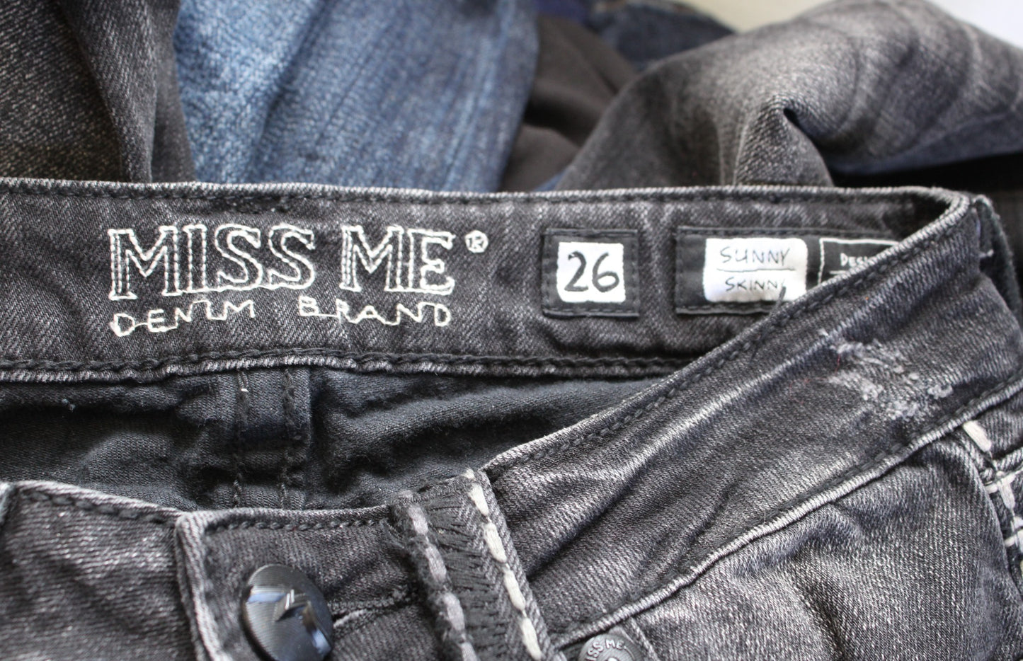 Miss Me Jeans Black Gray Distressed Wash Skinny Jeans Size 26 Embroidered