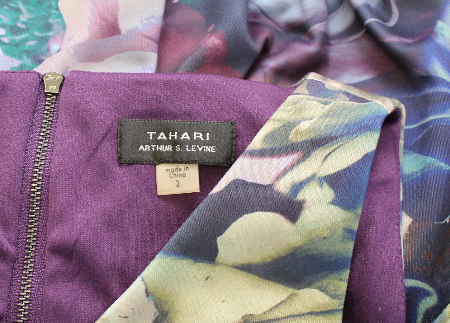 Tahari ASL Levine Graphic Floral Print Cold Shoulder V Neck Sheath Dress Size 2
