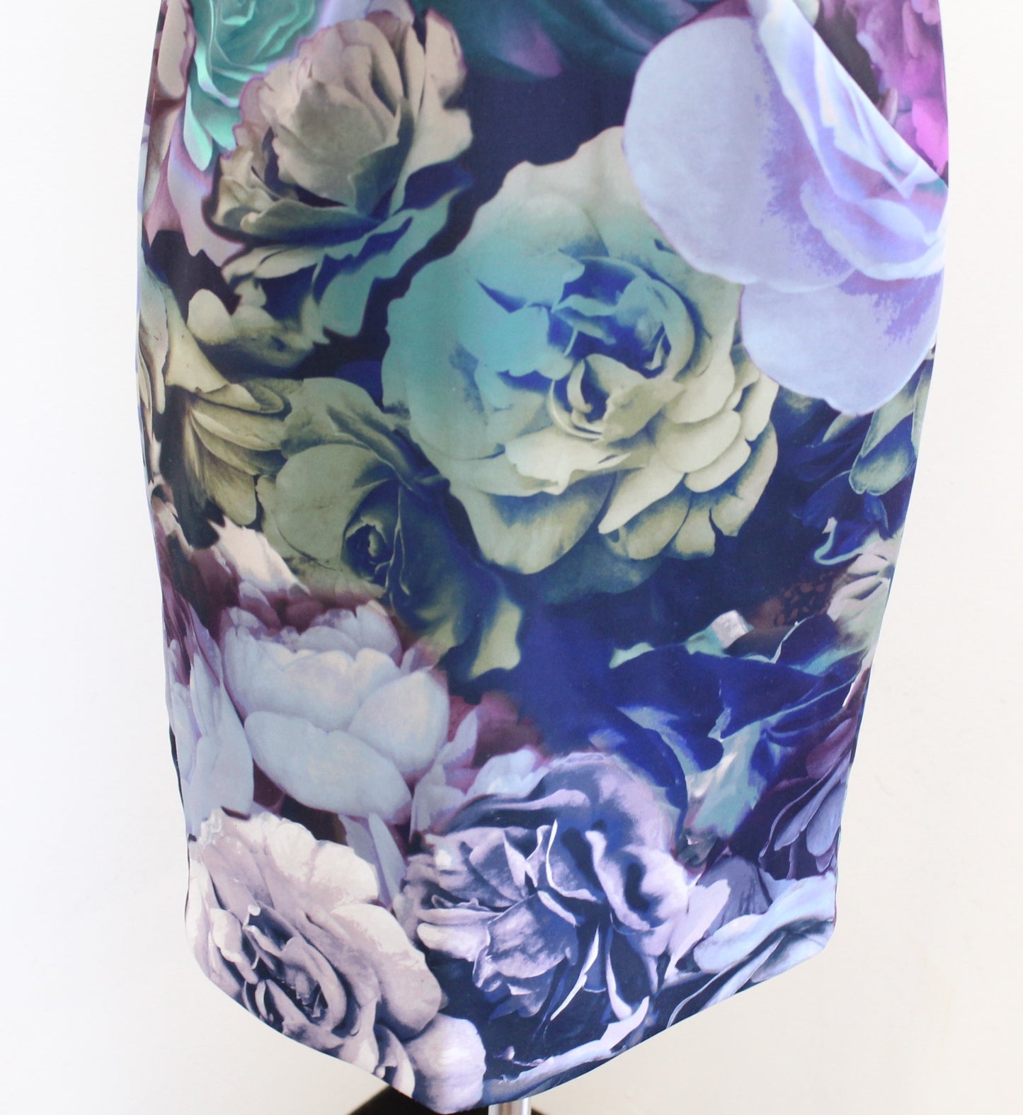 Tahari ASL Levine Graphic Floral Print Cold Shoulder V Neck Sheath Dress Size 2