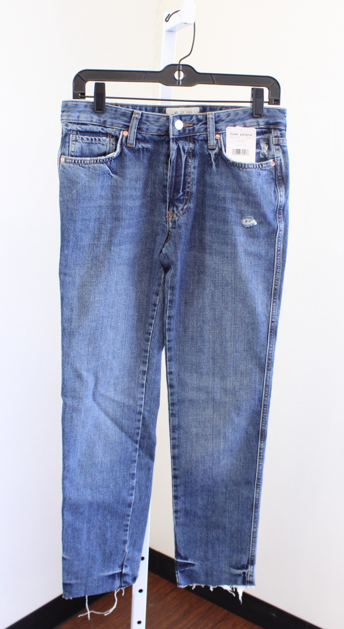 NWT Free People Slim Boyfriend Raw Hem Distressed Jeans Size 25 Button Fly