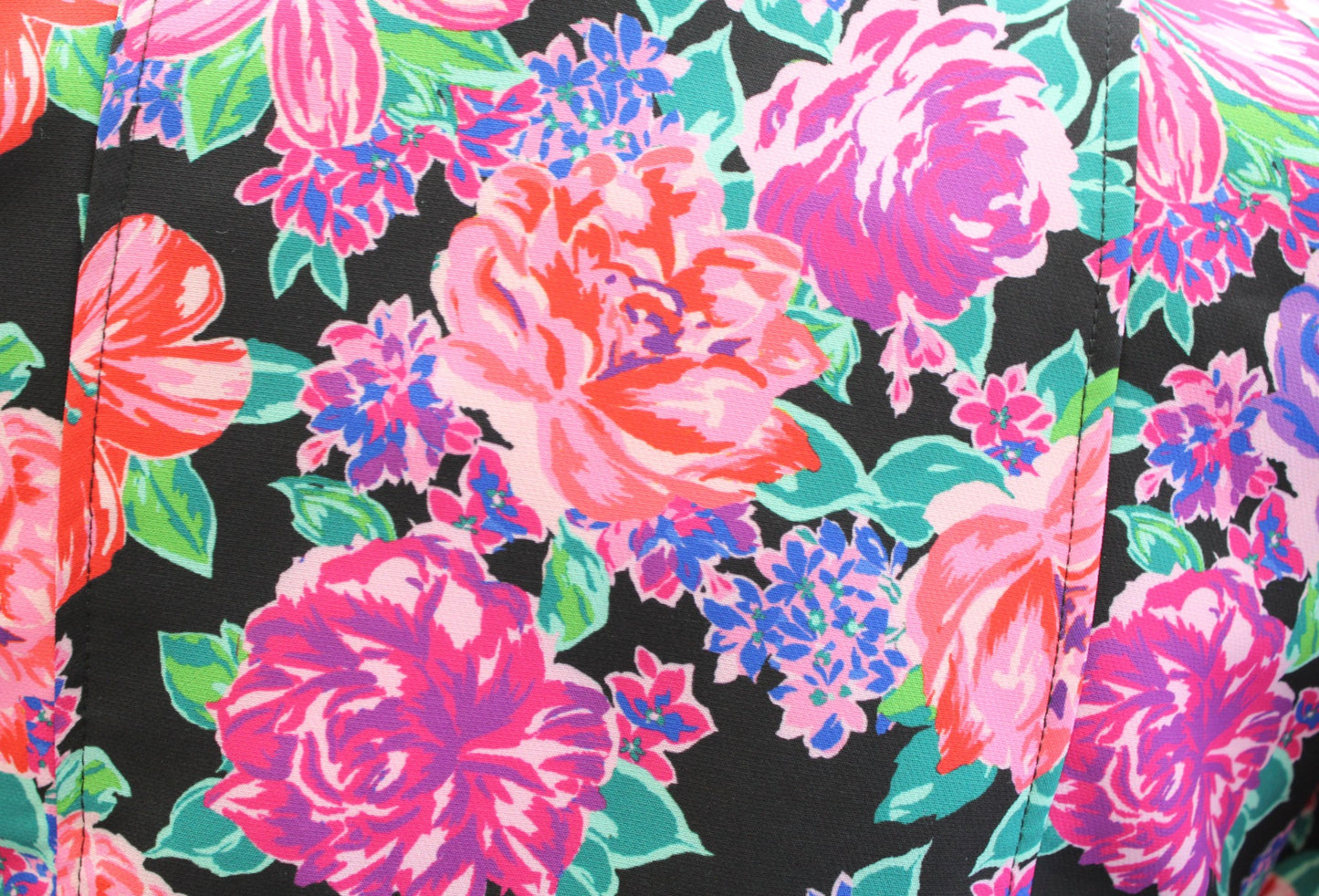 NWT Zara Bright Floral Print Puff Sleeve Crop Top Blouse Size M V Neck Black