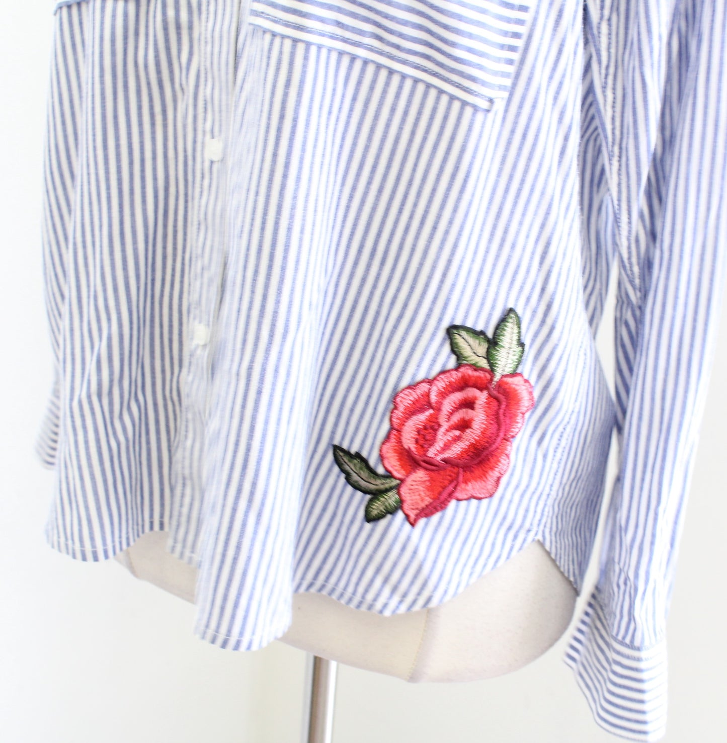 RAILS Frances Blue White Banker Striped Floral Patch Button Down Shirt Blouse M Long Sleeve