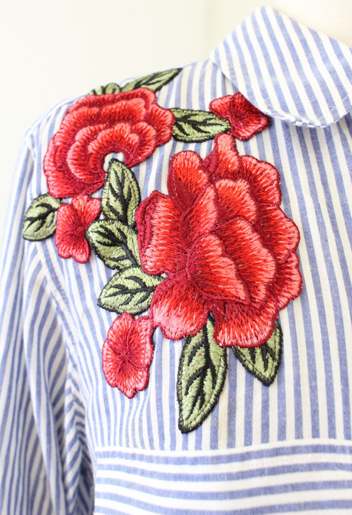 RAILS Frances Blue White Banker Striped Floral Patch Button Down Shirt Blouse M Long Sleeve