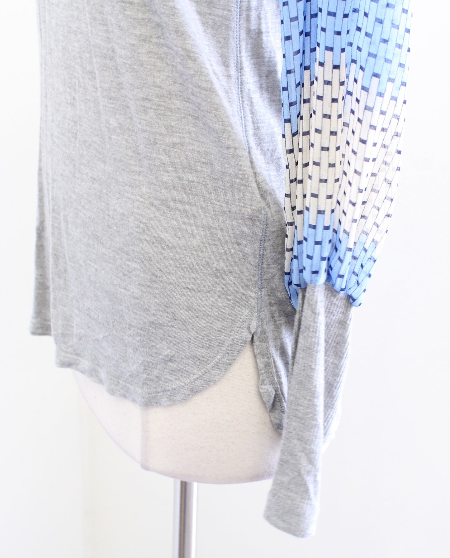 Tiny Anthropologie Raye Heather Gray Contrast Floral Puff Sleeve Tee Top Size S