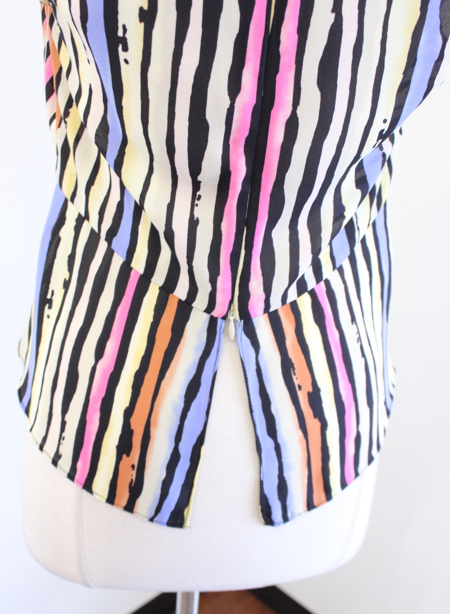 BCBG Max Azria Rainbow Striped Twist Front Tank Top Blouse Size S V Neck Yellow