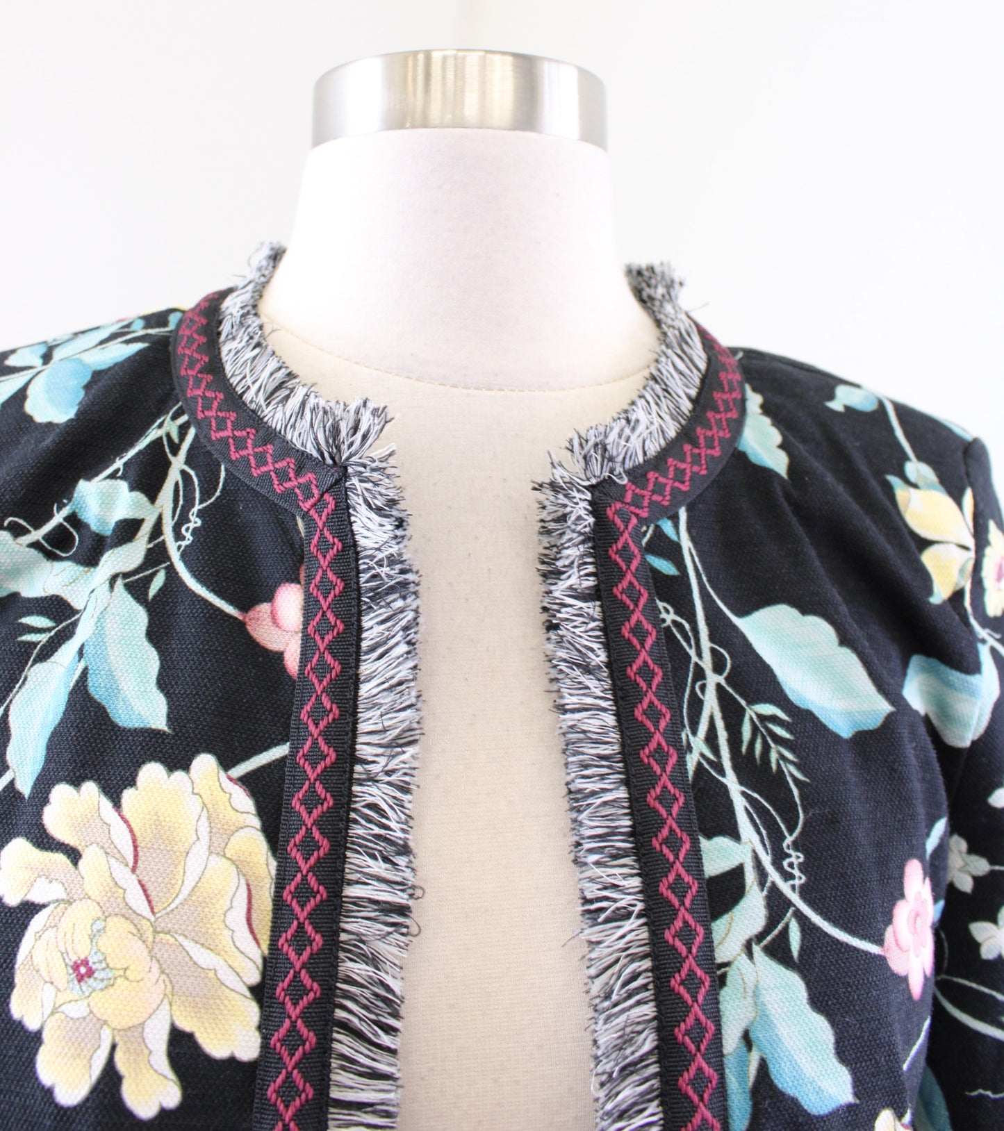 Ann Taylor Loft Outlet Black Floral Embroidered Fringe Trim Blazer Jacket Size 0