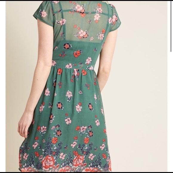 Modcloth Oh Say Can You Museum Green Butterfly Floral Print A Line Dress Size M