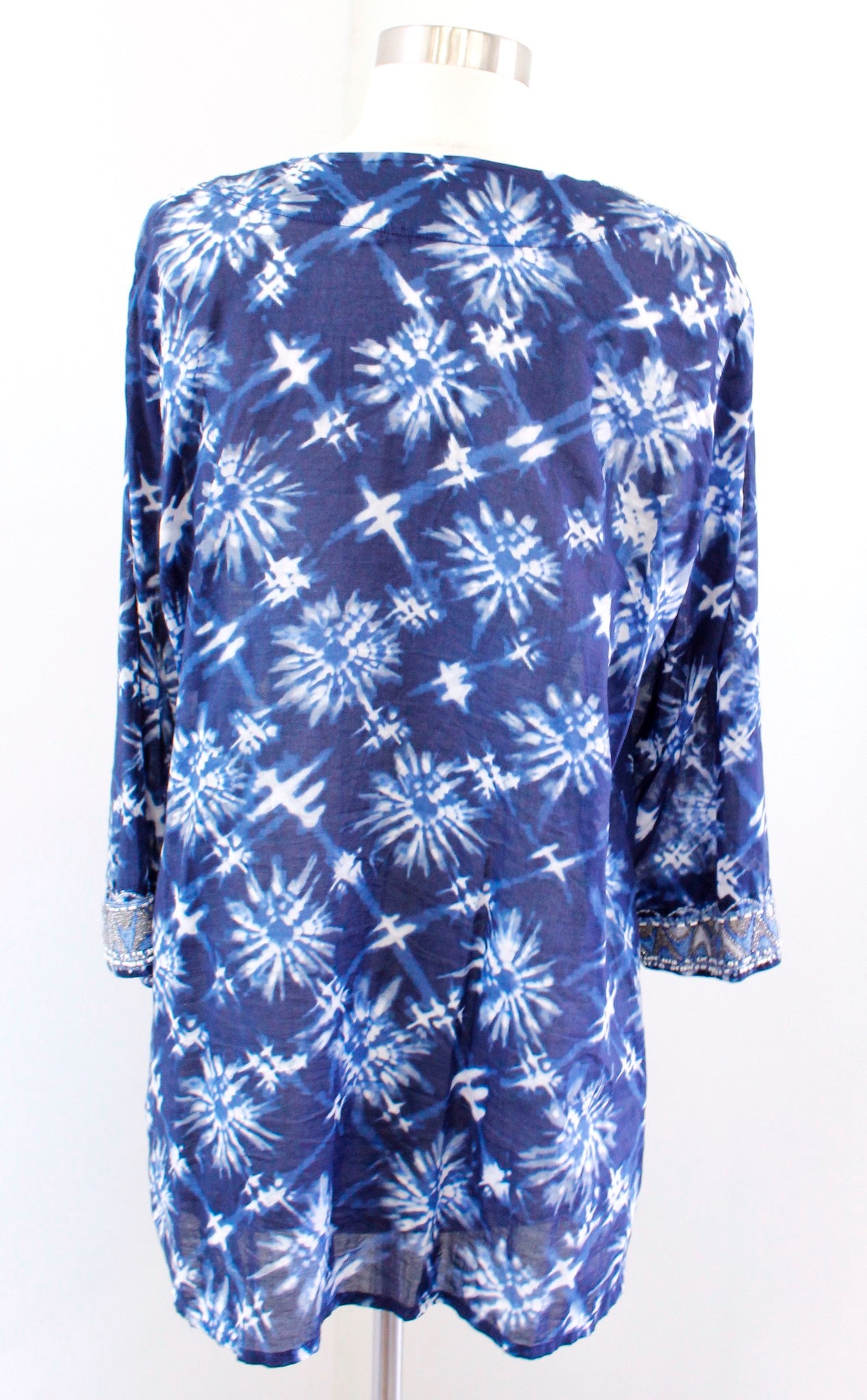 Chicos Blue White Tie Dye Printed Beaded Embellished Tunic Top Blouse Size 1