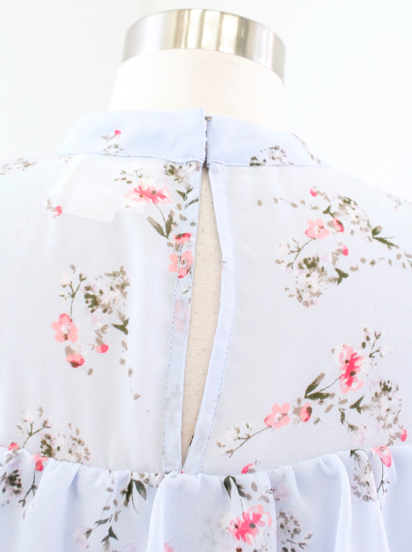 Maeve Anthropologie Light Blue Floral Print Ruffle Cold Shoulder Top Blouse Sz S Long Sleeve