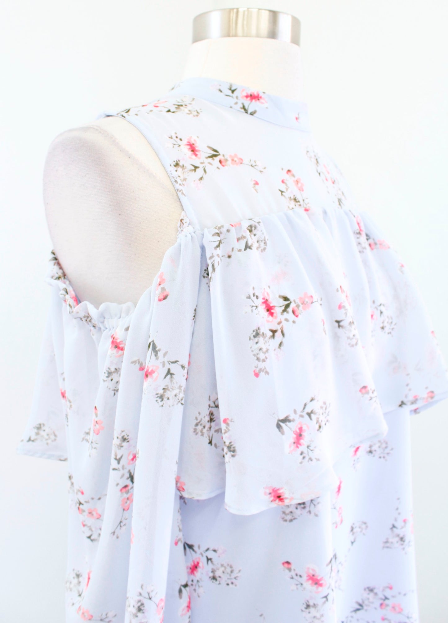 Maeve Anthropologie Light Blue Floral Print Ruffle Cold Shoulder Top Blouse Sz S Long Sleeve