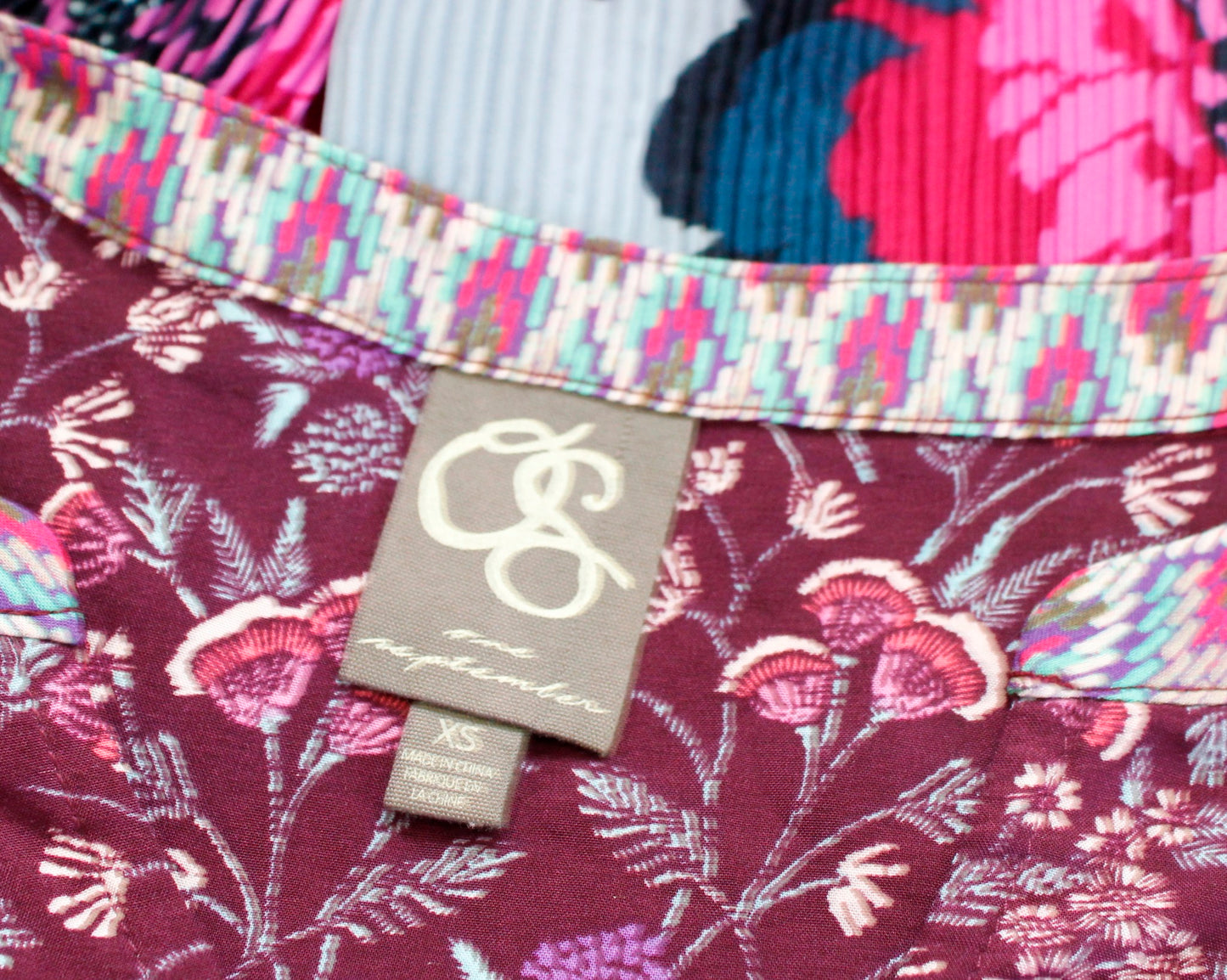 One September Anthropologie Caia Floral Pleated Top Blouse Size XS Burgundy