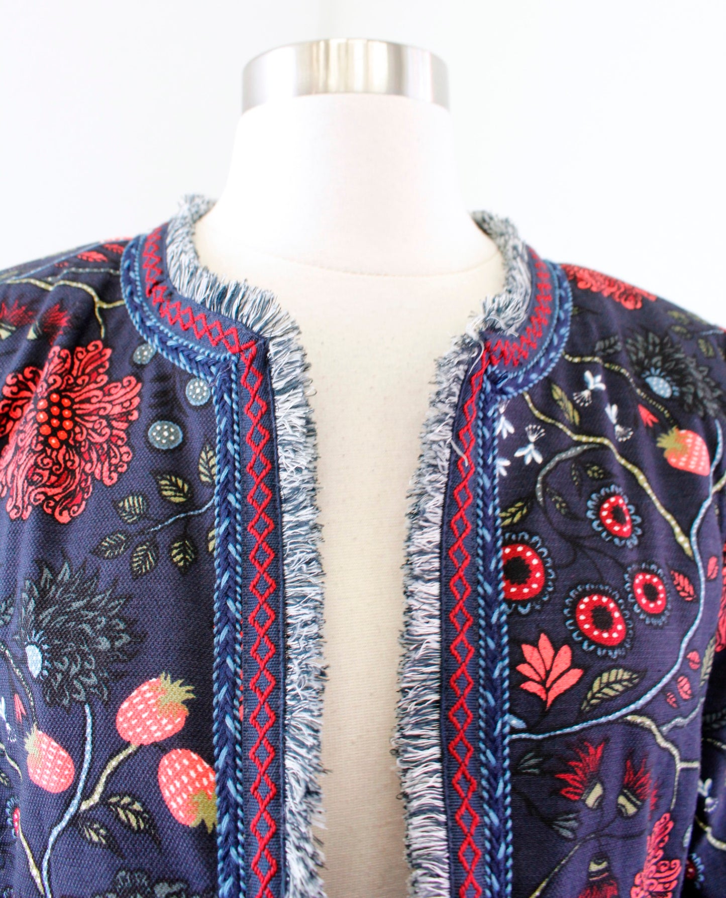 Ann Taylor Loft Navy Blue Strawberry Floral Print Fringe Open Blazer Jacket Sz 2