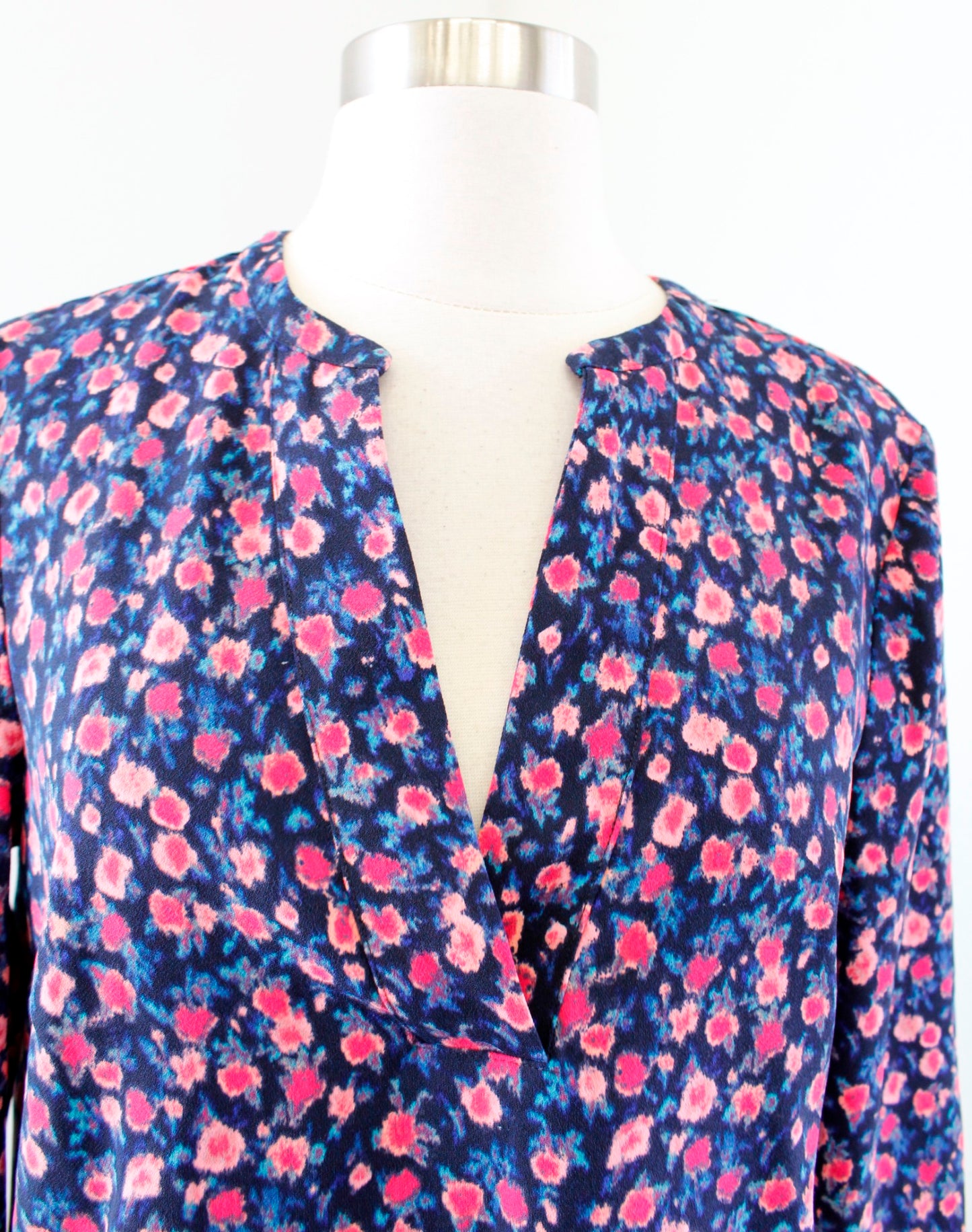 J Crew Open V Neck Crepe Top in Dotted Floral Size S Blue Pink Printed Blouse