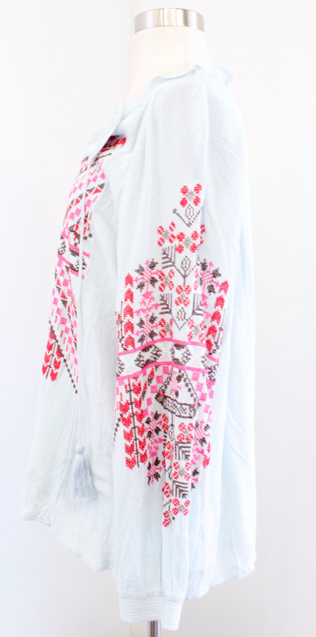 Sundance Catalog Light Blue Geometric Embroidered Tassel Peasant Top Blouse Sz M