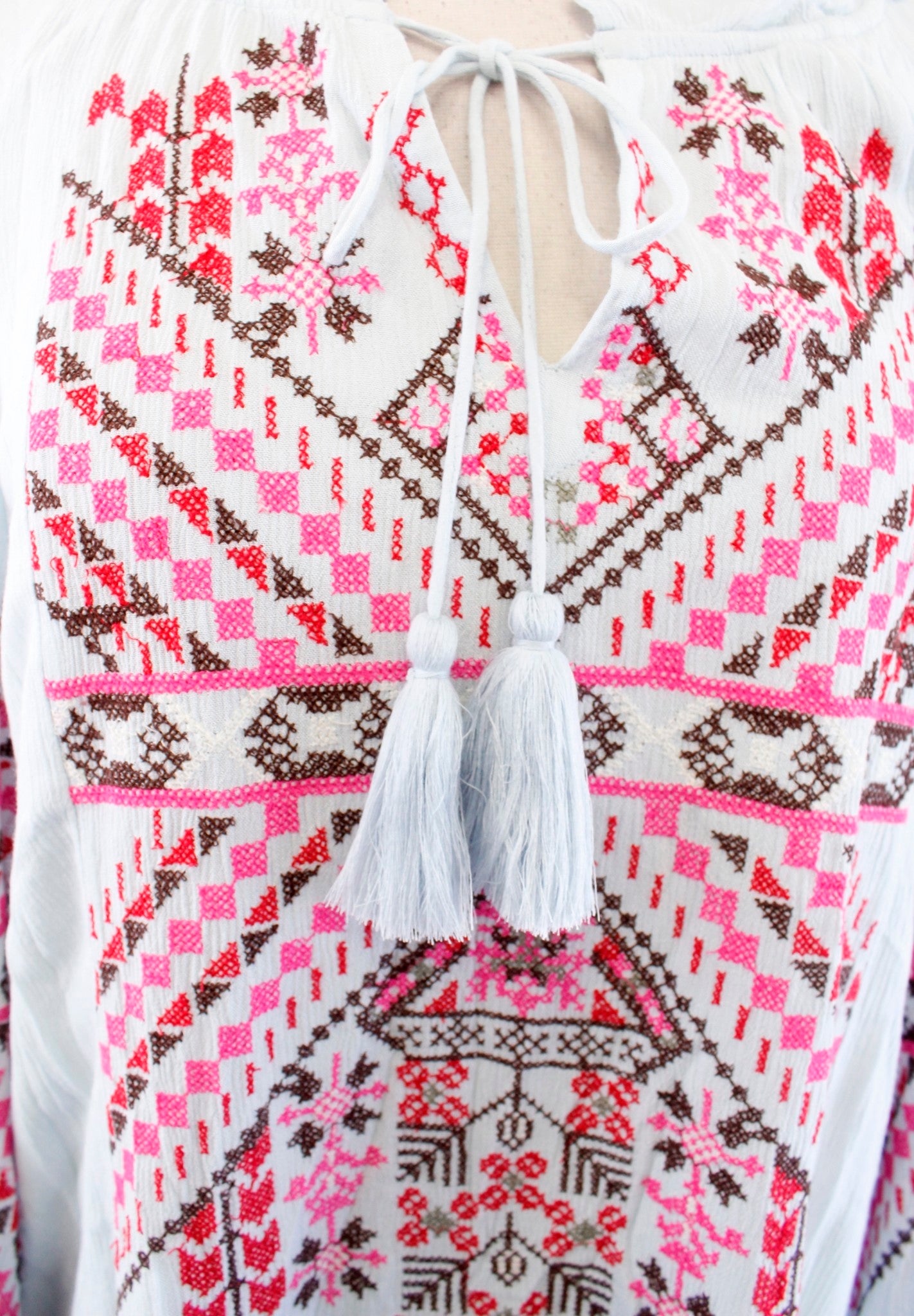 Sundance Catalog Light Blue Geometric Embroidered Tassel Peasant Top Blouse Sz M