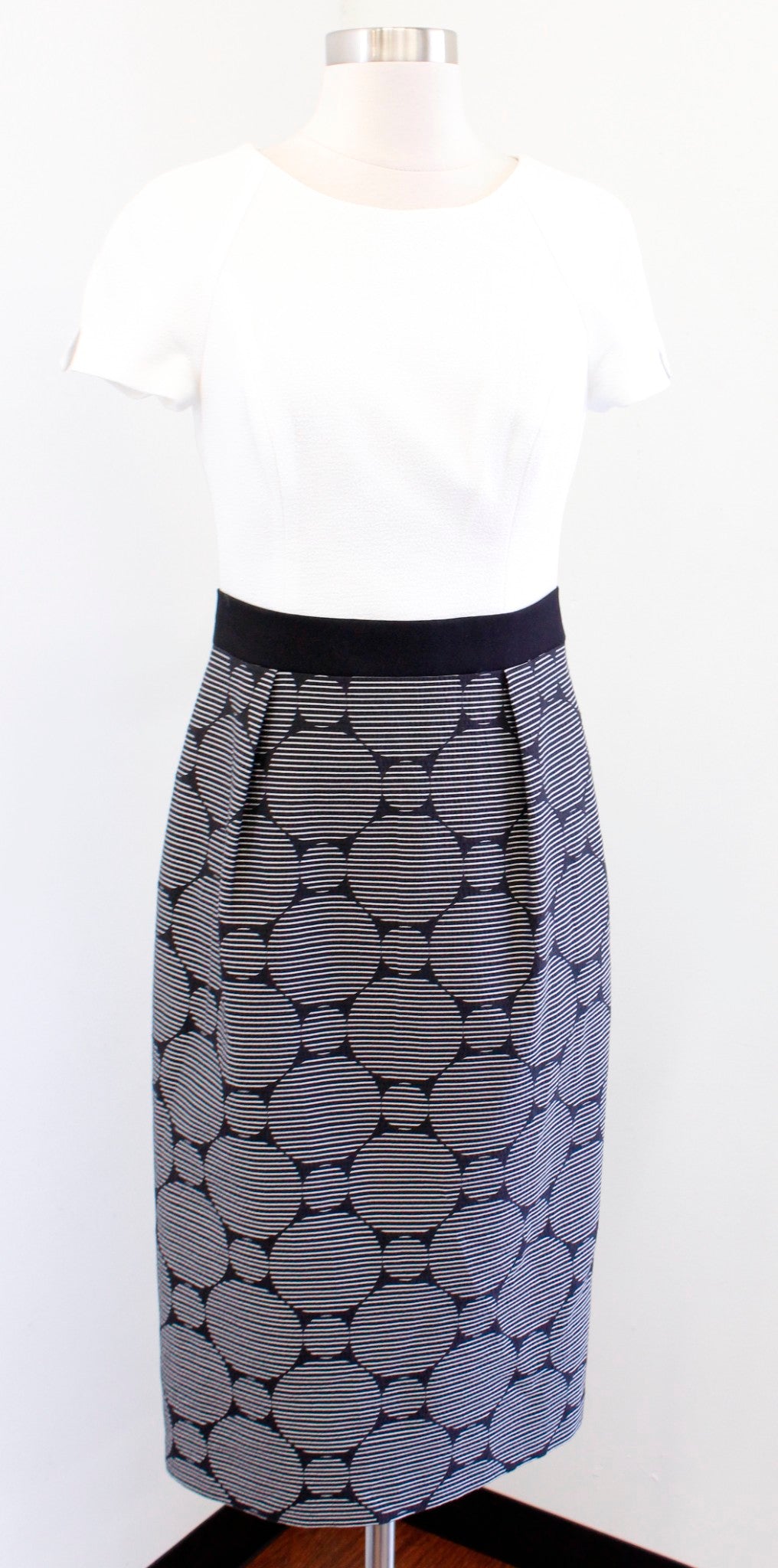 Black Halo Black White Striped Polka Dot Short Sleeve Sheath Dress Size 4 Career