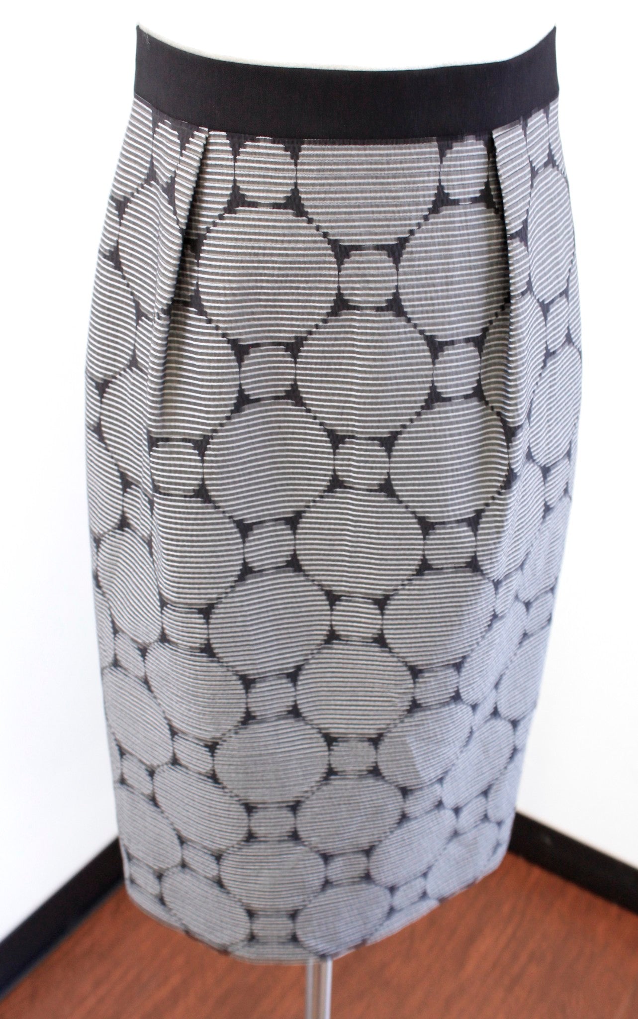 Black Halo Black White Striped Polka Dot Short Sleeve Sheath Dress Size 4 Career