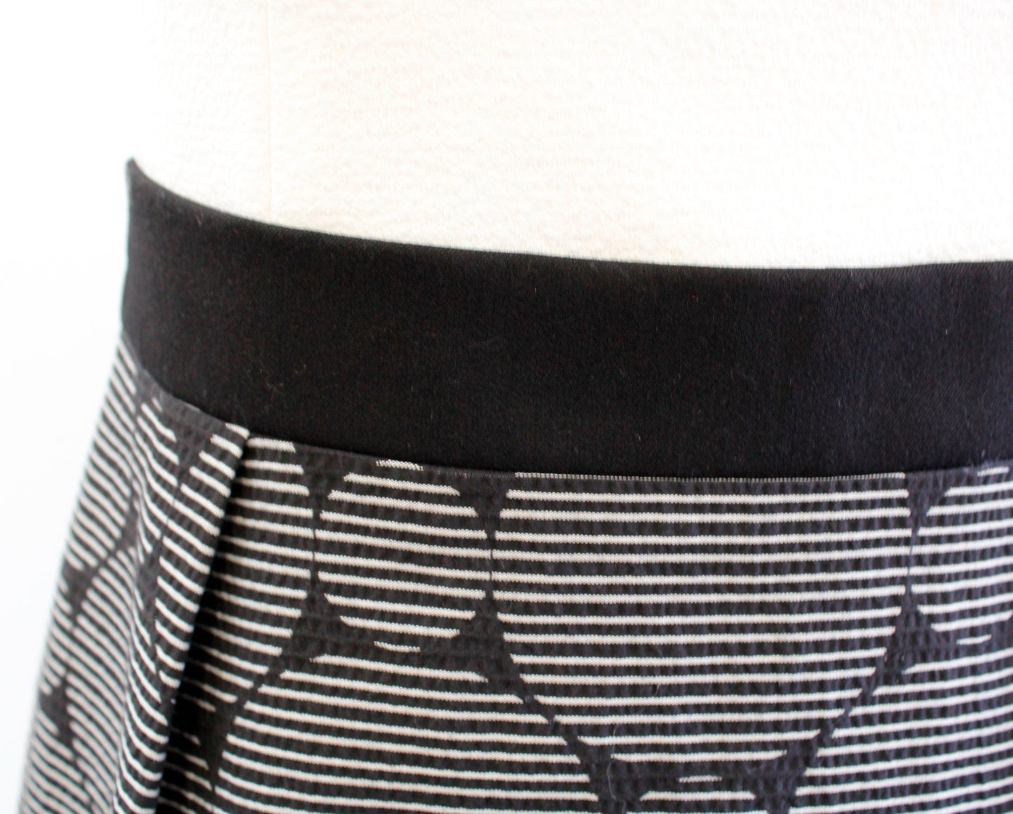 Black Halo Black White Striped Polka Dot Short Sleeve Sheath Dress Size 4 Career