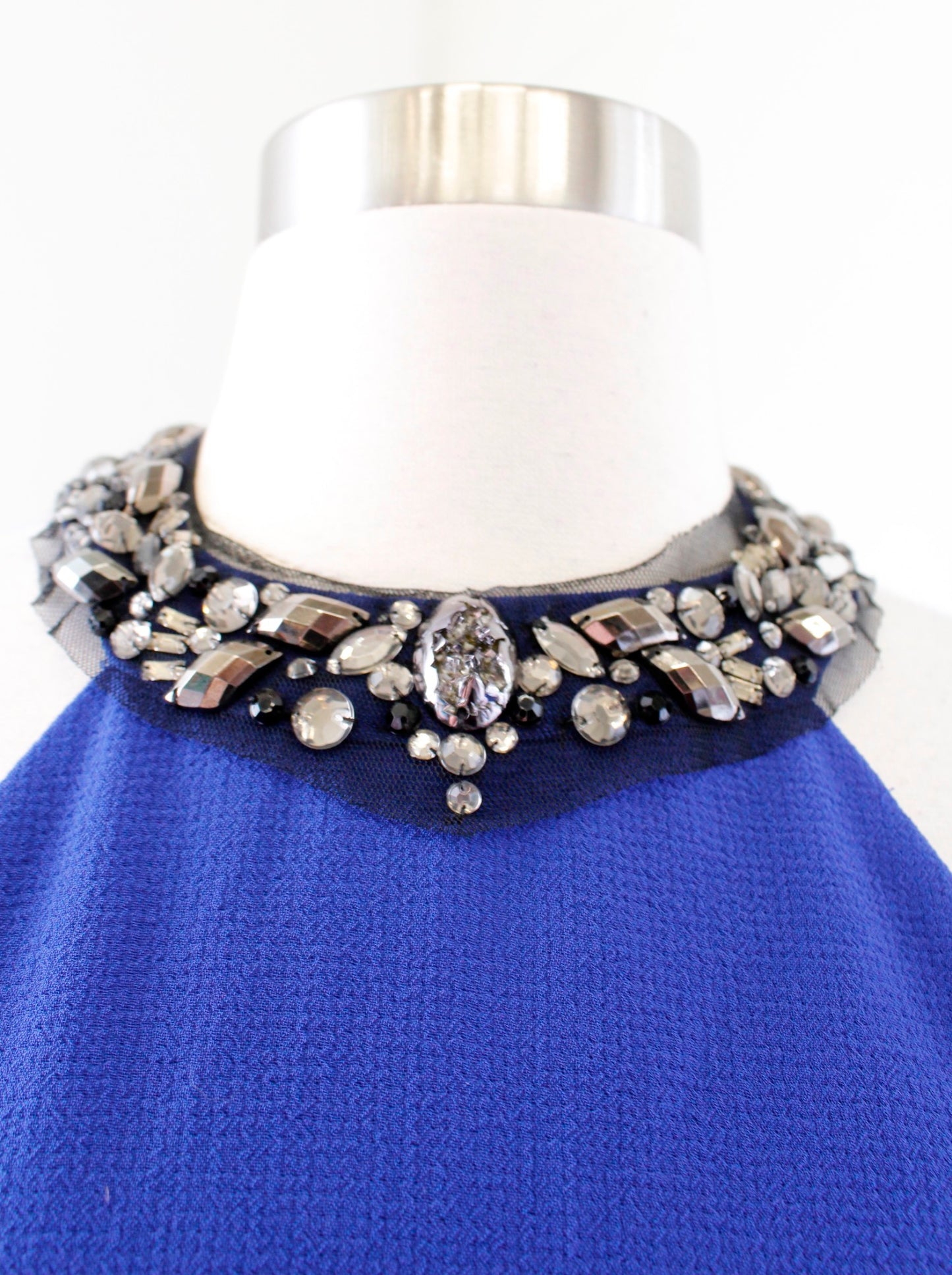 BCBG Max Azria Viviane Blue Beaded Collar Halter Evening Dress Formal Gown Sz 2