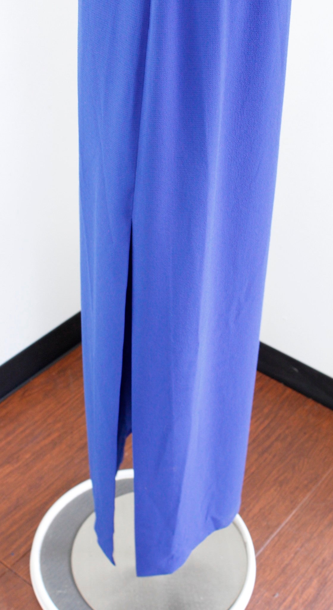 BCBG Max Azria Viviane Blue Beaded Collar Halter Evening Dress Formal Gown Sz 2