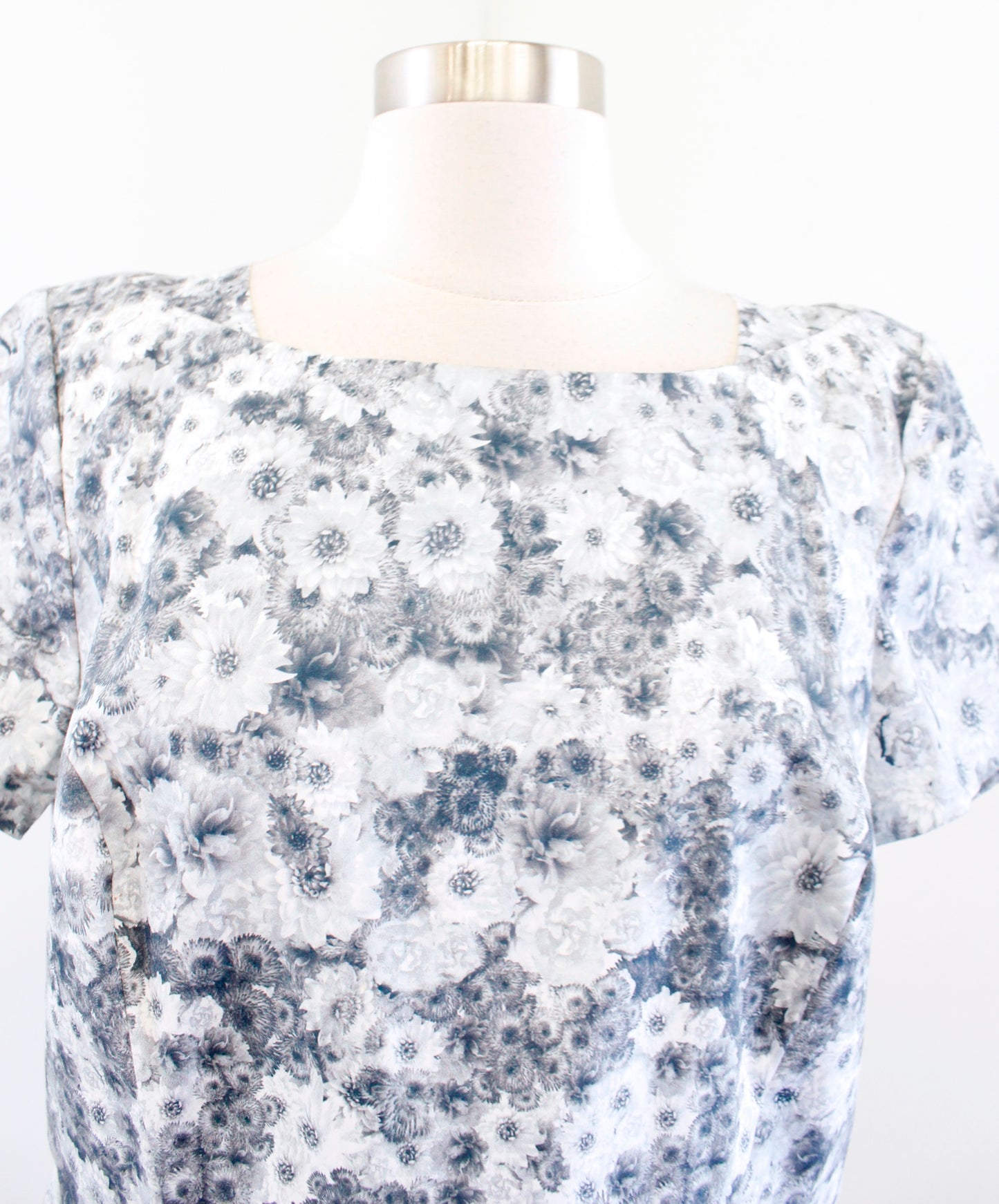 Talbots Gray Short Sleeve Ombre Floral Print Sheath Dress Size 14 Pink Yellow