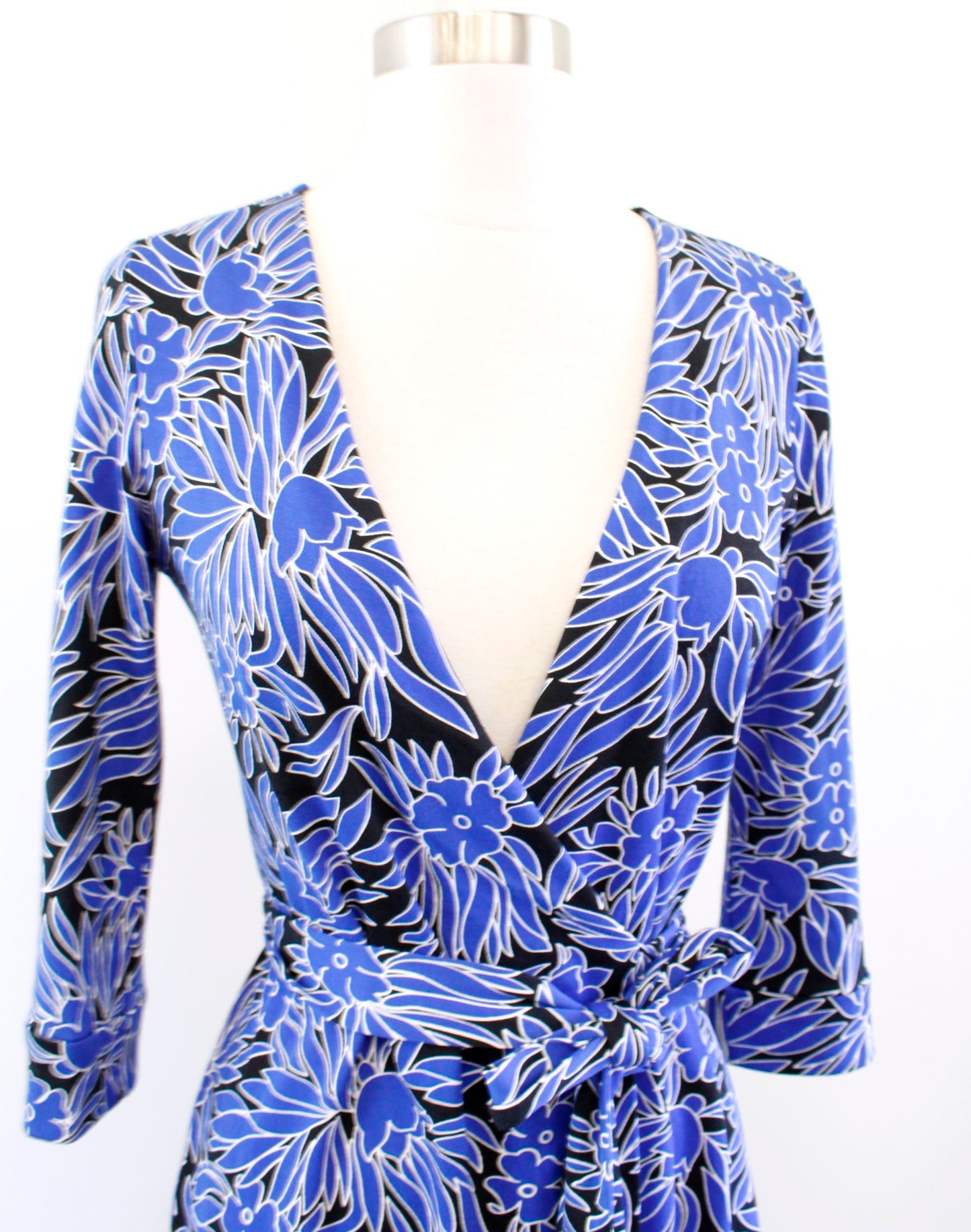 Diane Von Furstenberg New Julian Two Blue Black Floral Print Wrap Dress Size 2