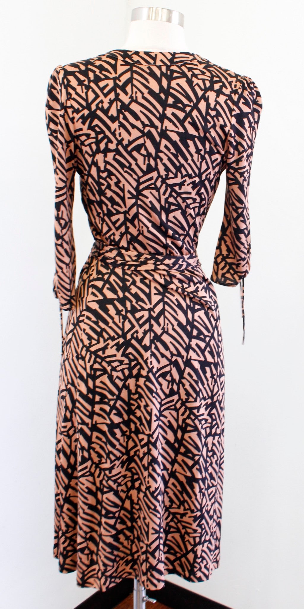 Diane Von Furstenberg Tiger Lily Brown Black Printed Silk Wrap Dress Size 4