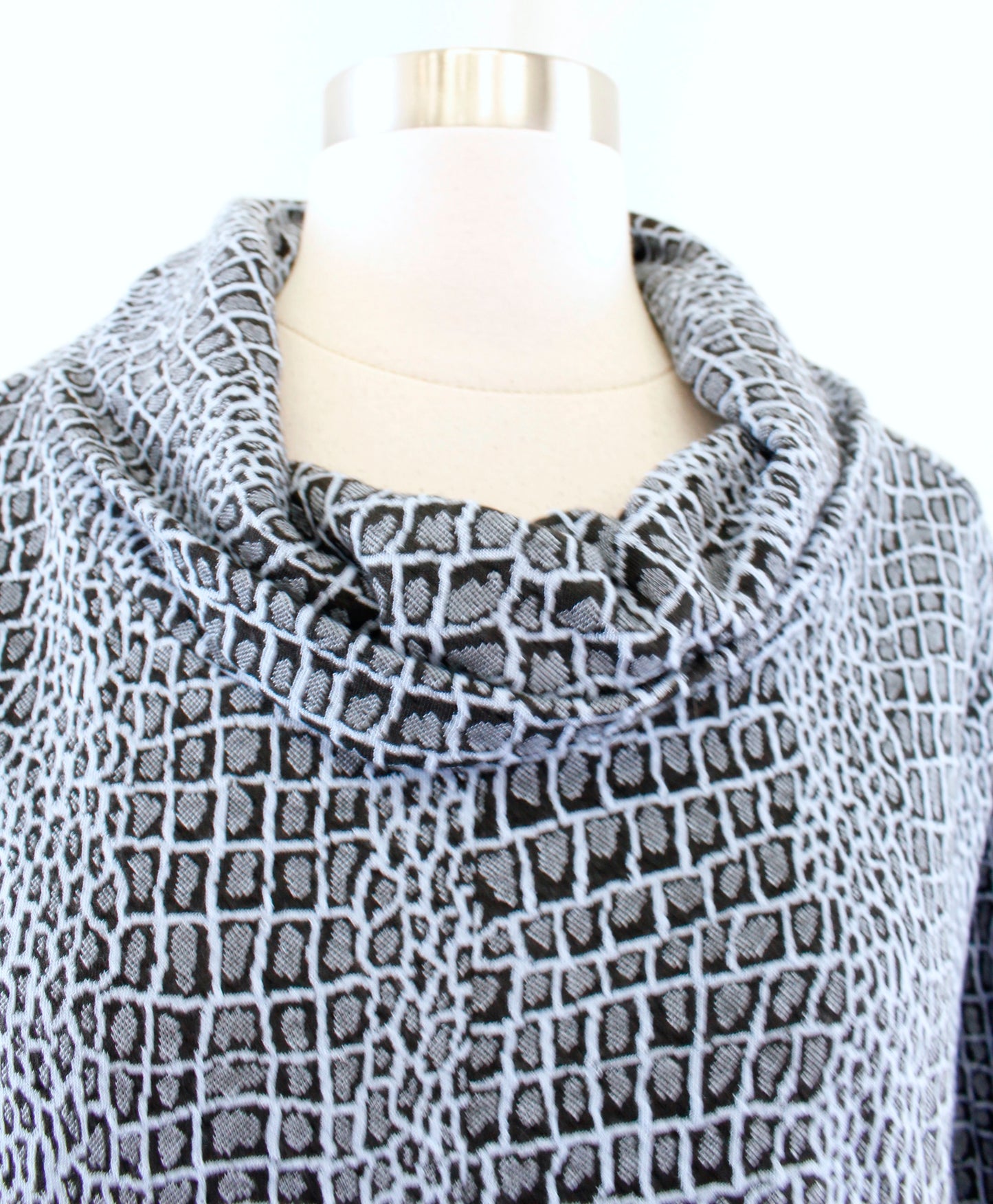 Tyler Boe Blue Black Snakeskin Animal Print Knit Cowl Neck Shift Dress Size L