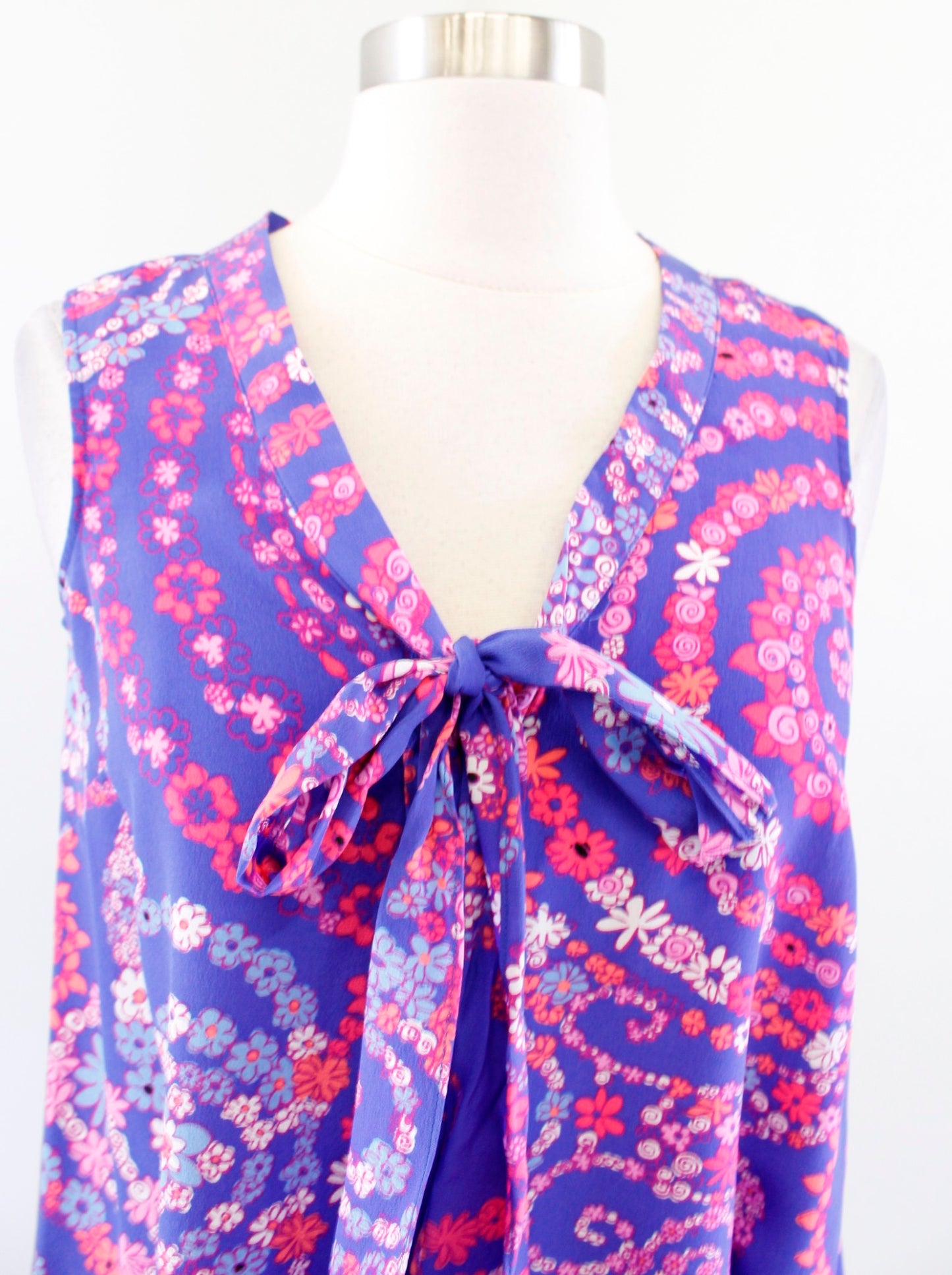 Lilly Pulitzer Raleigh Silk Tie Neck Tank Top Blouse SIze XS Secret Snail Blue