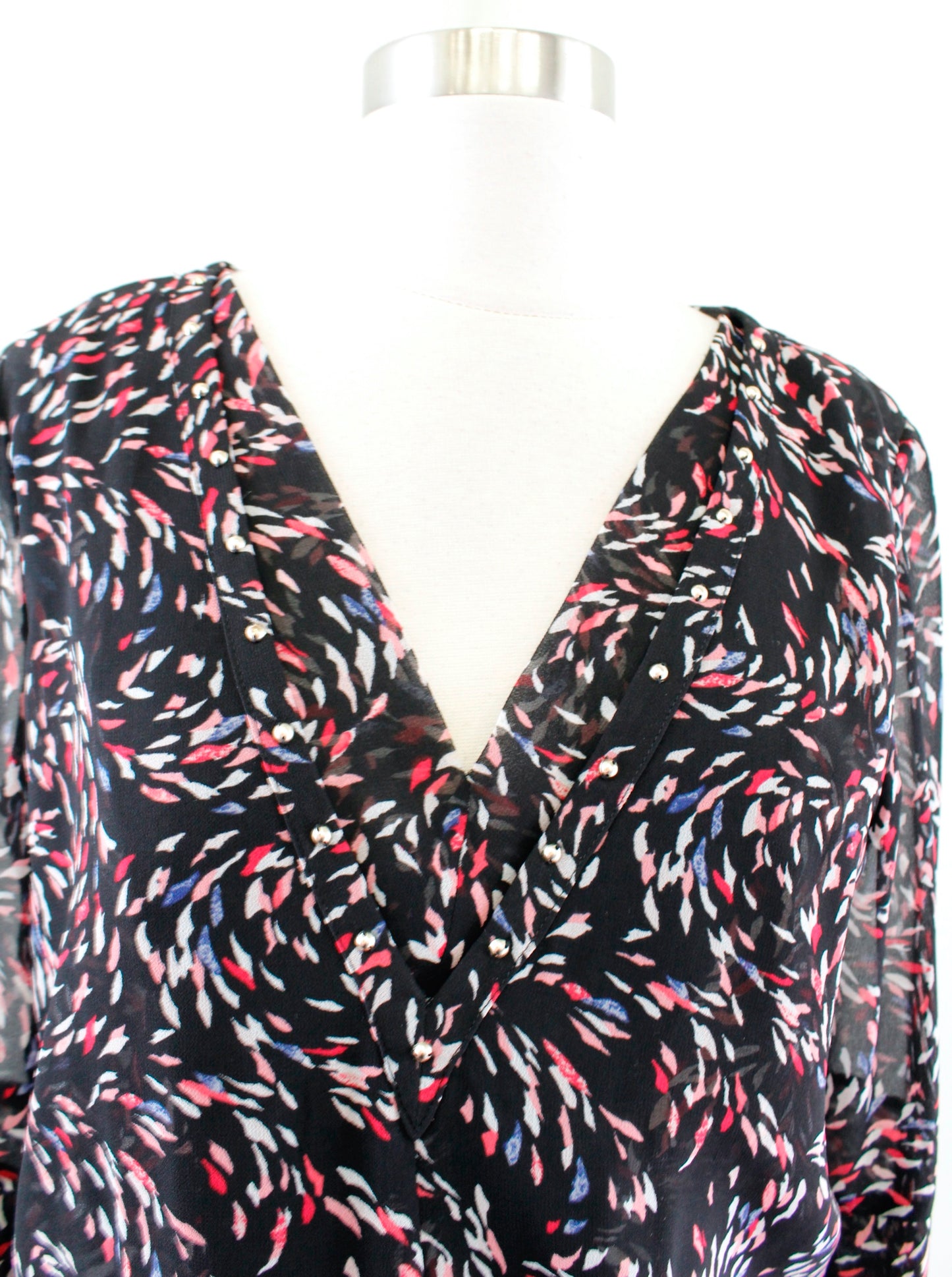 White House Black Market Scattered Print Boho Dress Size 6 Bell Sleeve Layered