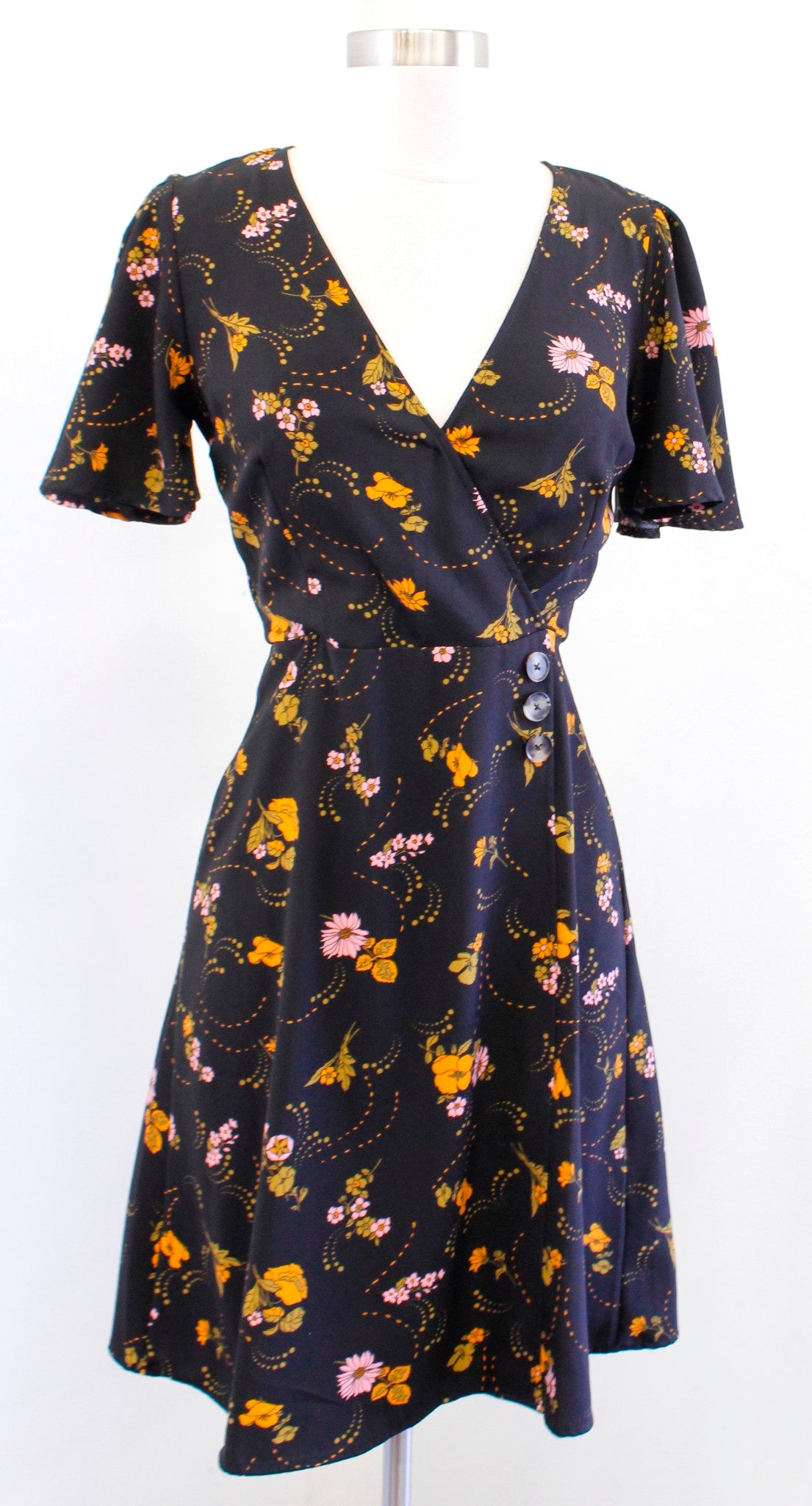 Modcloth Black Floral Print Short Sleeve A Line Faux Wrap Dress Size 0 Orange