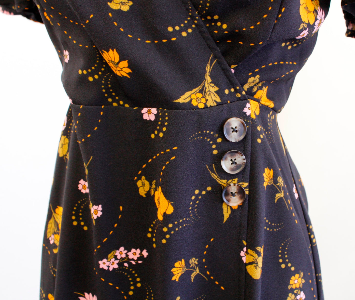 Modcloth Black Floral Print Short Sleeve A Line Faux Wrap Dress Size 0 Orange