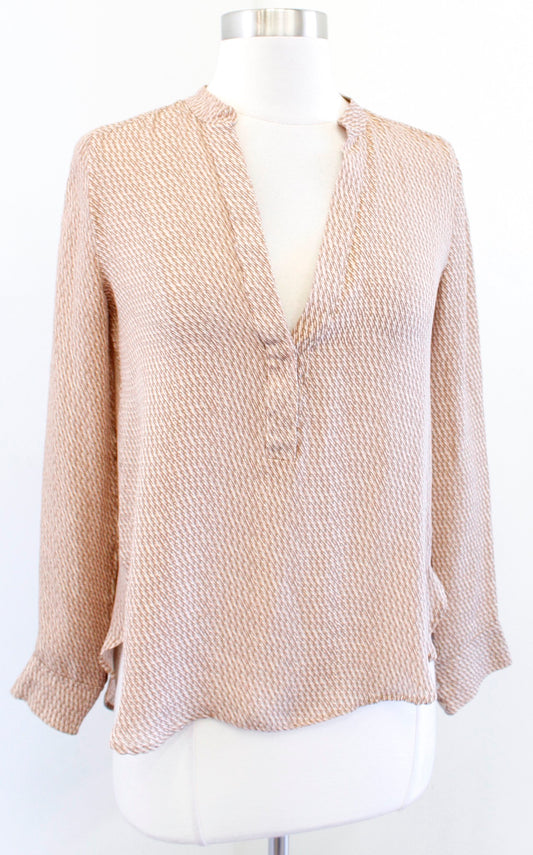VINCE Tan Brown Diagonal Print Silk Placket Blouse Top Size 0 Geometric V Neck