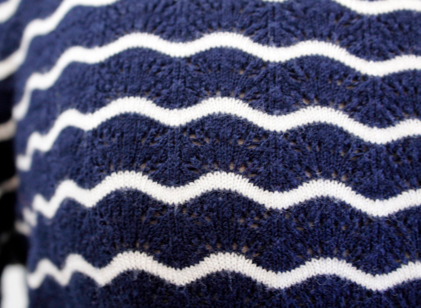 J McLaughlin Navy Blue White Squiggle Stripe Eyelet Knit Sweater Top Size XS