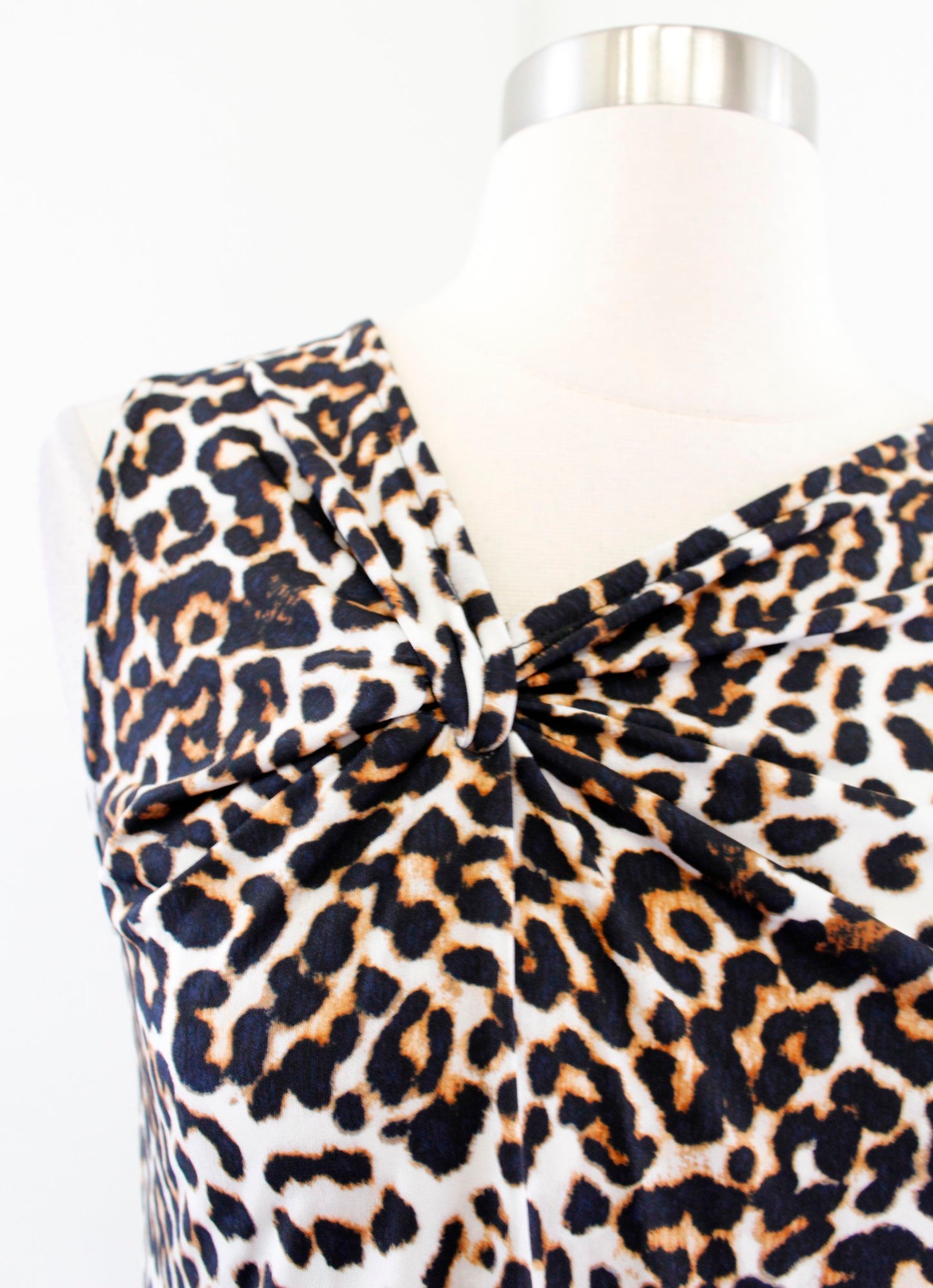 Chicos Leopard Print Twist Asymmetrical Neckline Shift Dress Size 0 Sleeveless