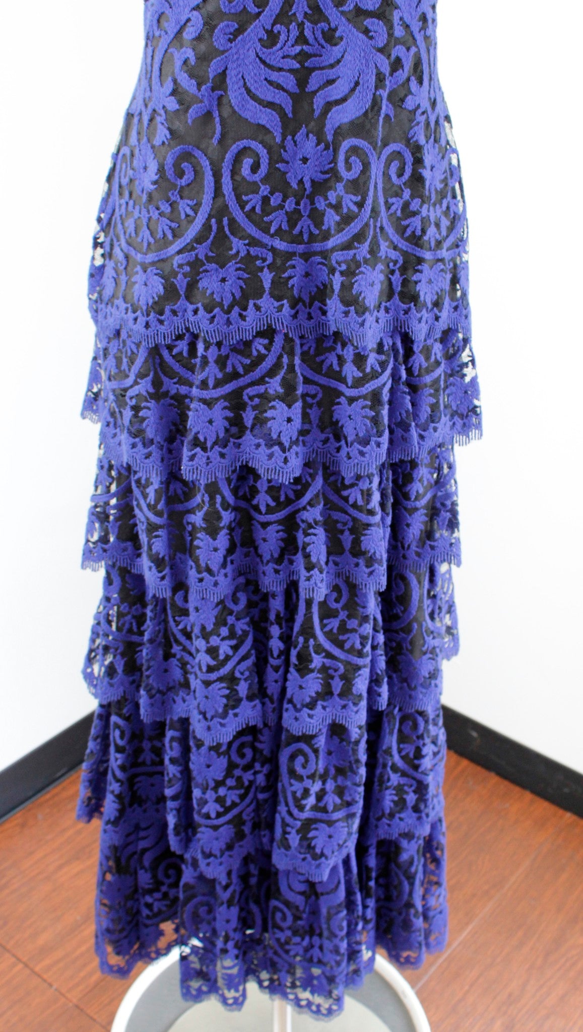 Tadashi Shoji Black Blue Embroidered Lace Ruffle Tiered Formal Gown Dress Size 2