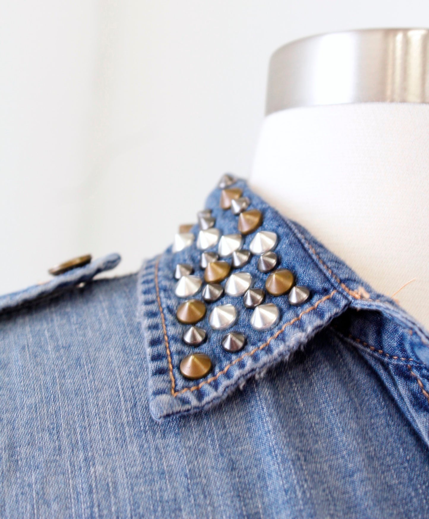 Current Elliott the Perfect Shirt in Miner Size 0 Embellished Button Down Blouse