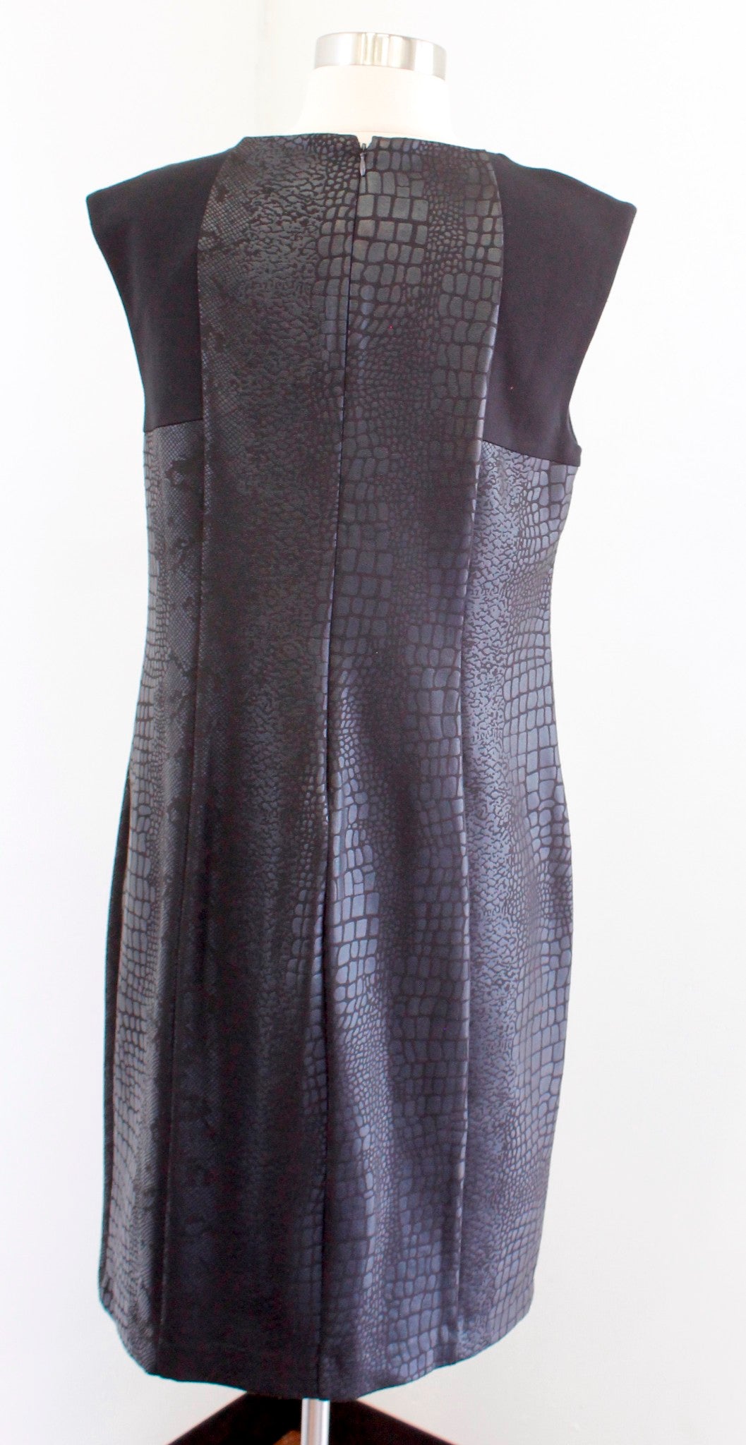 NWT Chicos Black Ponte Embossed Snakeskin Print Jackie Dress Size 0 Sleeveless