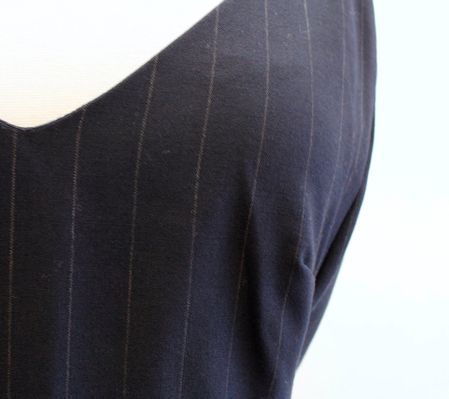 Brooks Brothers Womens Navy Blue Pinstripe V Neck Wool Sheath Dress Sz 4 Career