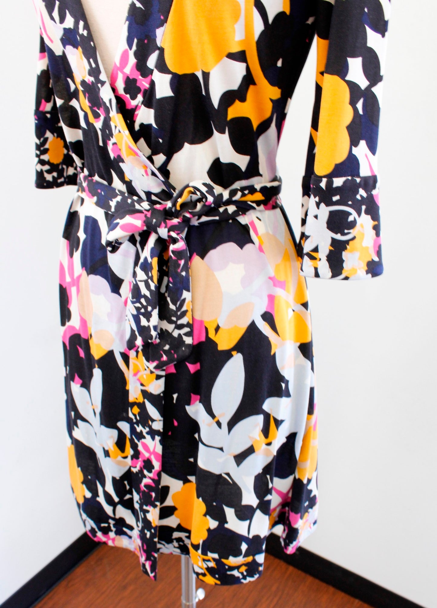 Diane Von Furstenberg Renny Colorful Floral Silk Jersey Wrap Dress Size 2 Black