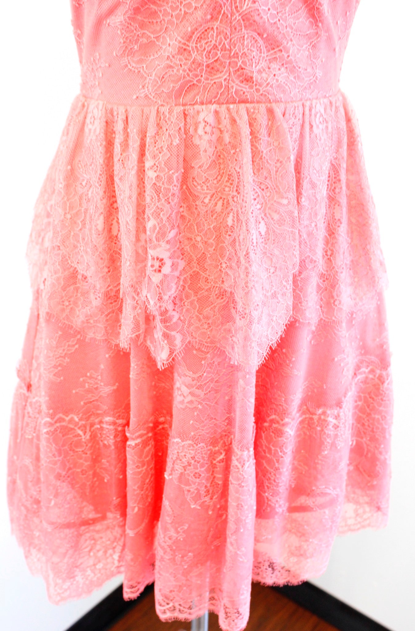 BCBG Max Azria Willa Poppy Coral Lace V Neck Tiered Cocktail Party Dress Size S