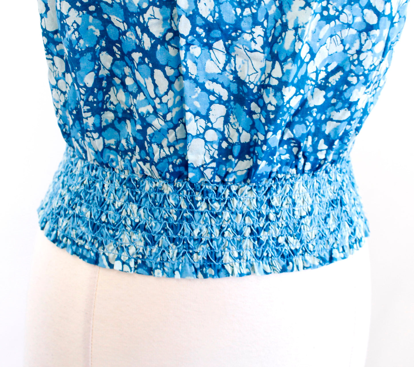 NWT House of Harlow Martine Blue Printed Smocked Cold Shoulder Top Blouse XS