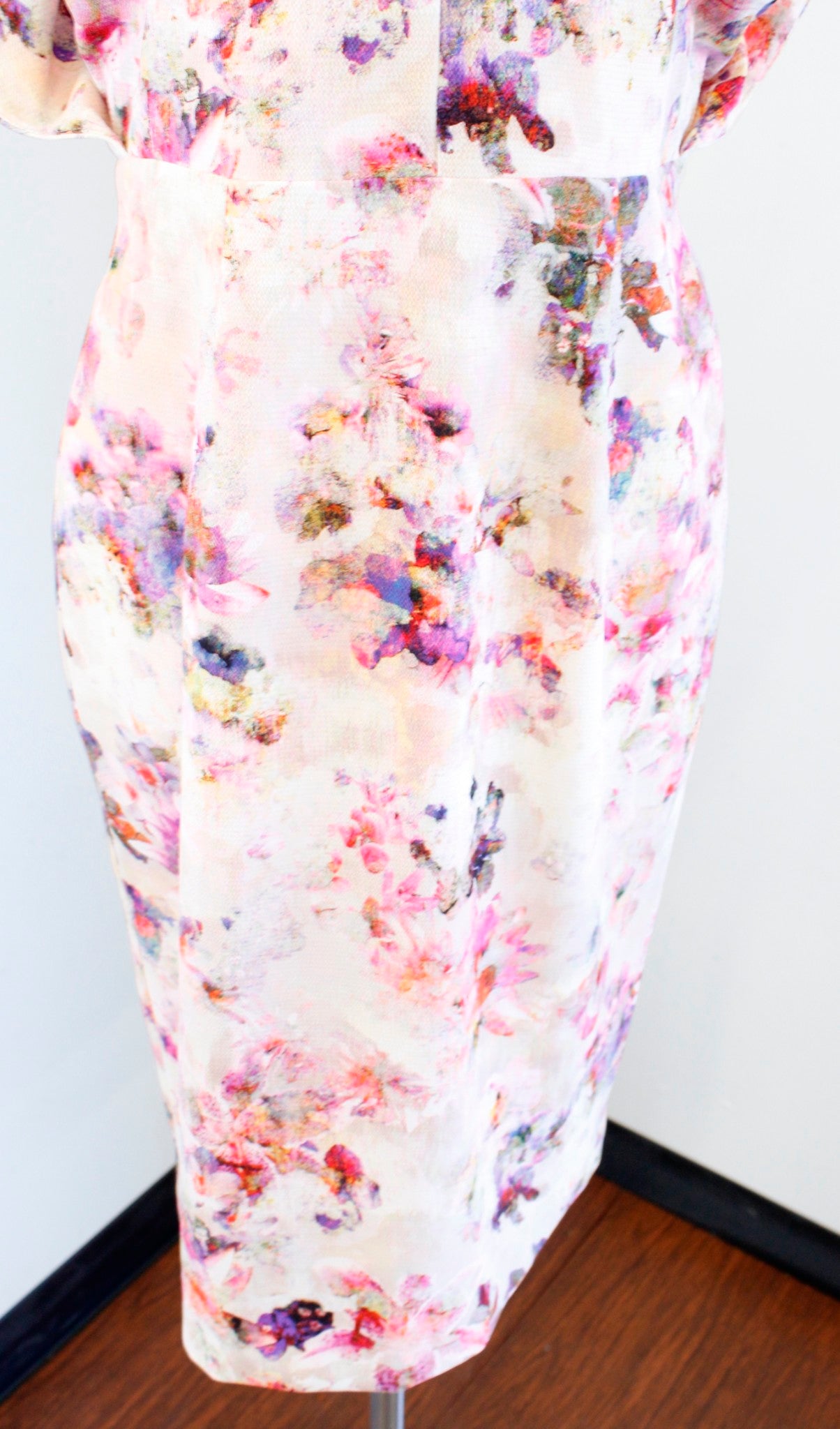 Black Halo Yoomi Watercolor Floral Cape Sleeve Sheath Dress Size 10 Pink Keyhole