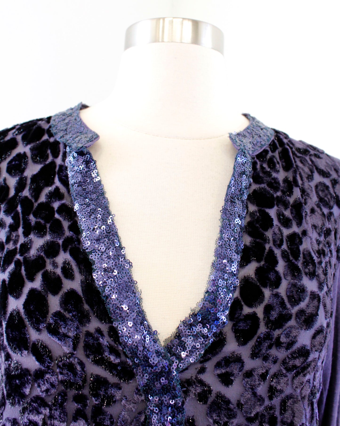 Tiny Anthropologie Vaha Navy Blue Burnout Velvet Leopard Top Blouse Sz M Sequin